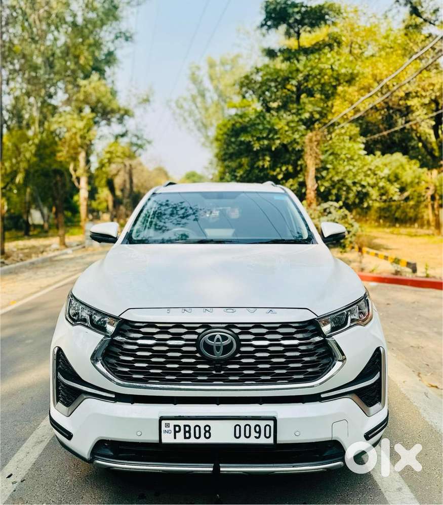 Toyota Innova Hycross 2.0 Vx Hybrid 7 Str, 2023, Petrol