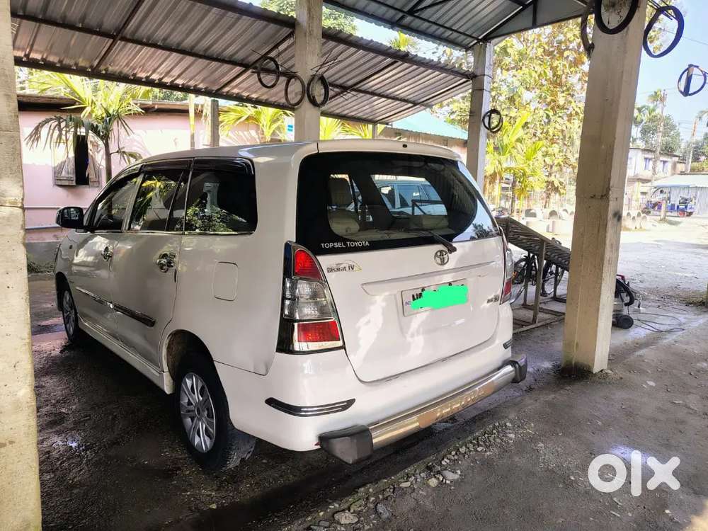Toyota Innova 2012