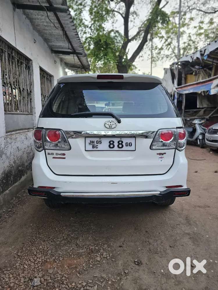 Toyota Fortuner 3.0 D-4d Automatic 2015 Model
