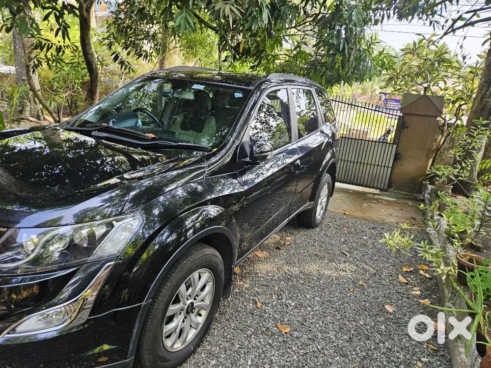 Xuv500, W6 Manual, 2017 Registered,napoli Black Colour.single Owned