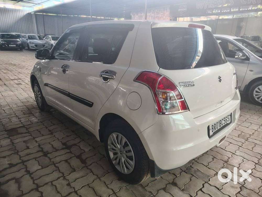 Maruti Suzuki Swift Vxi With Abs, 2011, Petrol