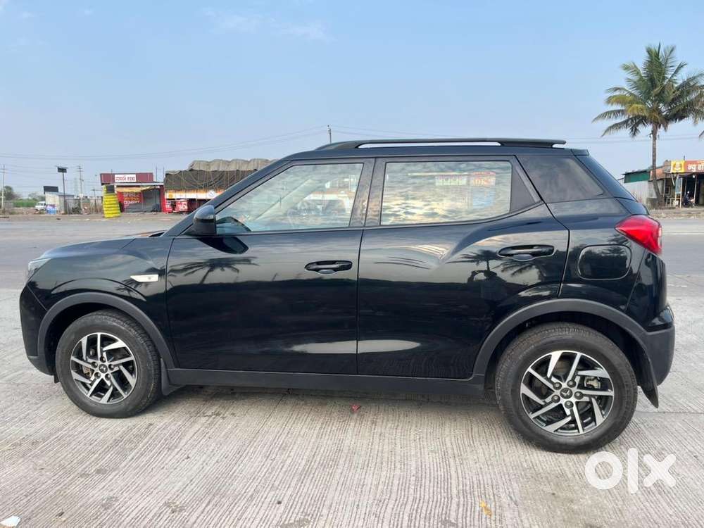 Mahindra Xuv300 2024 Diesel Well Maintained