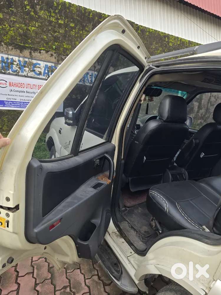 Tata Safari Gx Dicor 2010. Re-registration Needs To Be Done