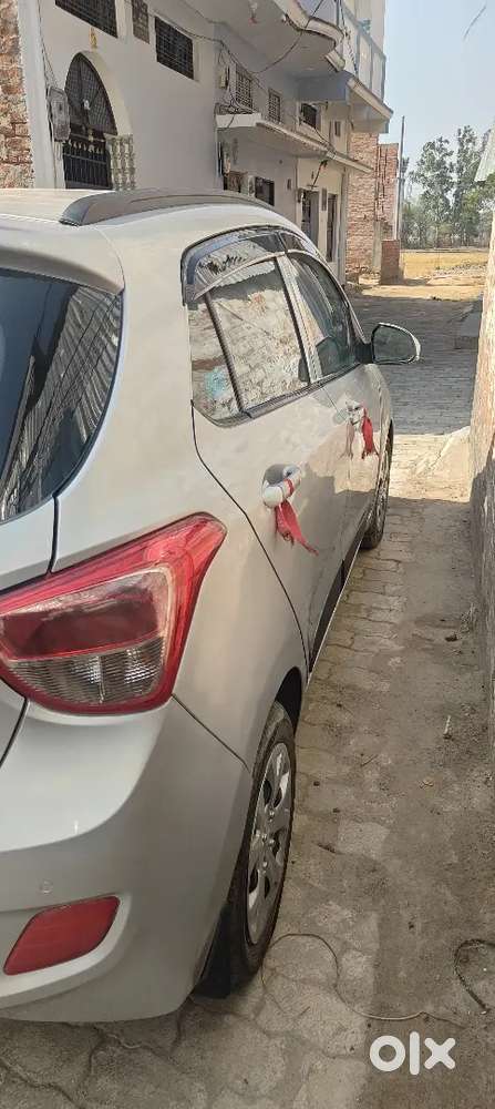 Dusri Gadi Leni Hai