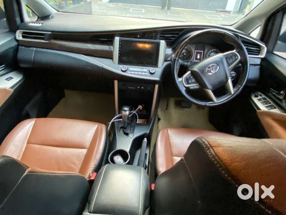 Toyota Innova Crysta 2.8 Zx At 7 Seater, 2017, Diesel