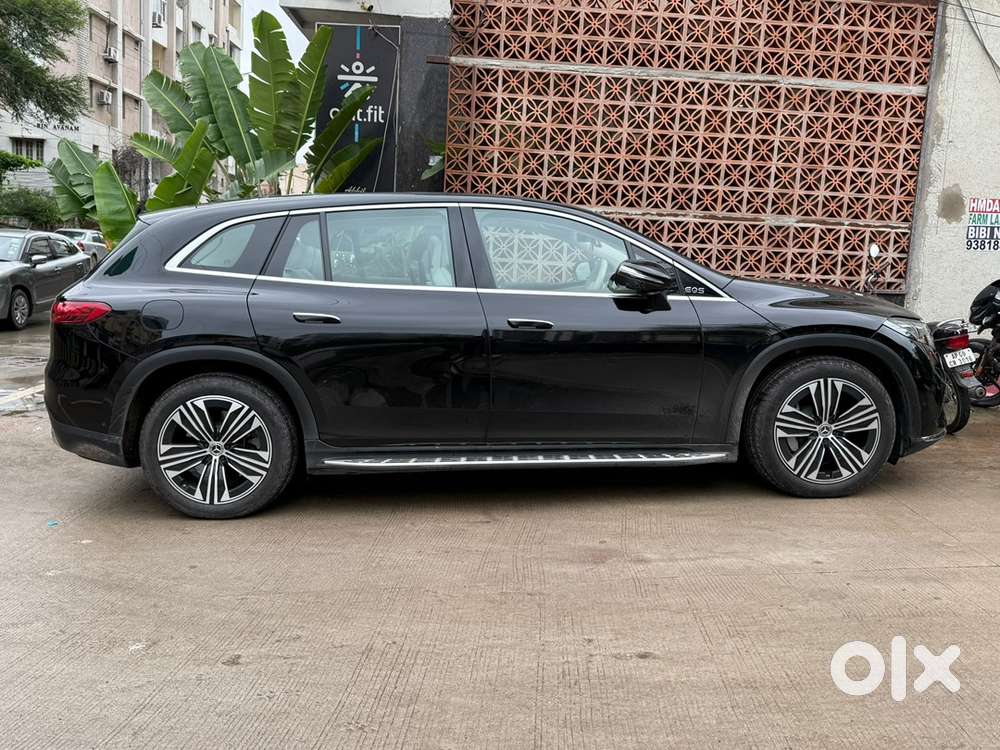 Mercedes-benz Eqs Suv 2025 Electric 19000 Km Driven
