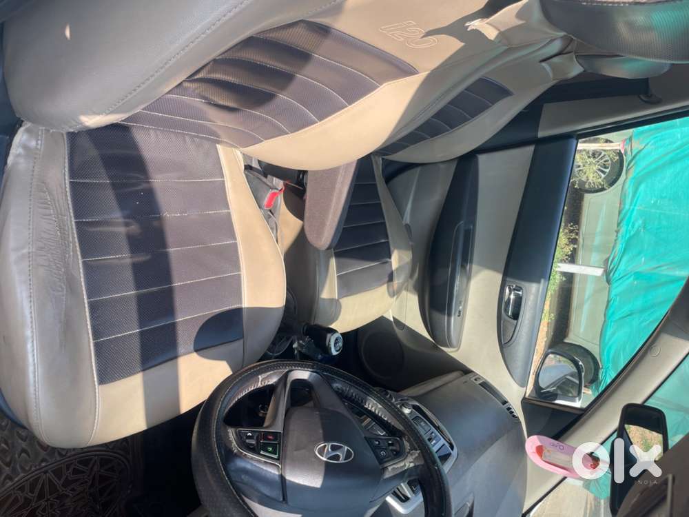 Top Variant , Good Condition, Reverse Camera, Parking Sensors.