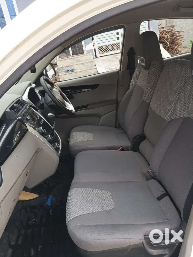 Mahindra Kuv100 K8 6 Seater Petrol Car Good  Running Condition