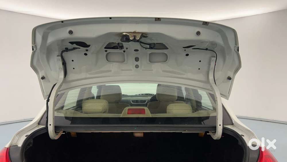 Maruti Suzuki Swift Dzire 1.2 Zxi, 2016, Petrol