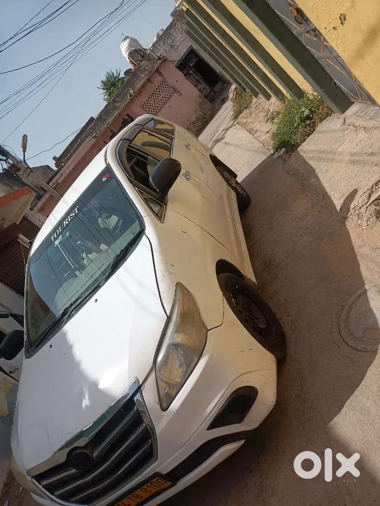Toyota Innova 2011