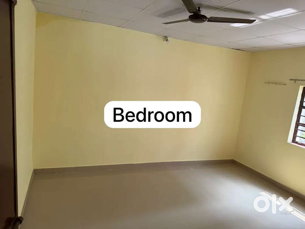 House First floor room girls and family, gate open all time