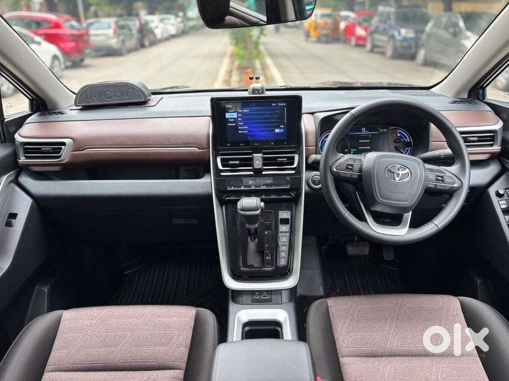 Toyota Innova Hycross 2.0 Vx Hybrid 7 Str, 2025, Petrol