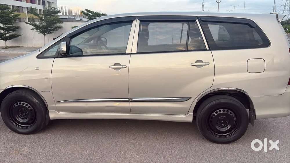 Toyota Innova 2.5 Gx 8 Str Bs-iii, 2012, Diesel