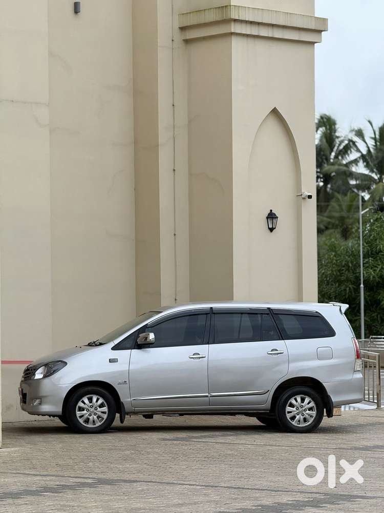 Toyota Innova 2.5 V 7 Str, 2011, Diesel