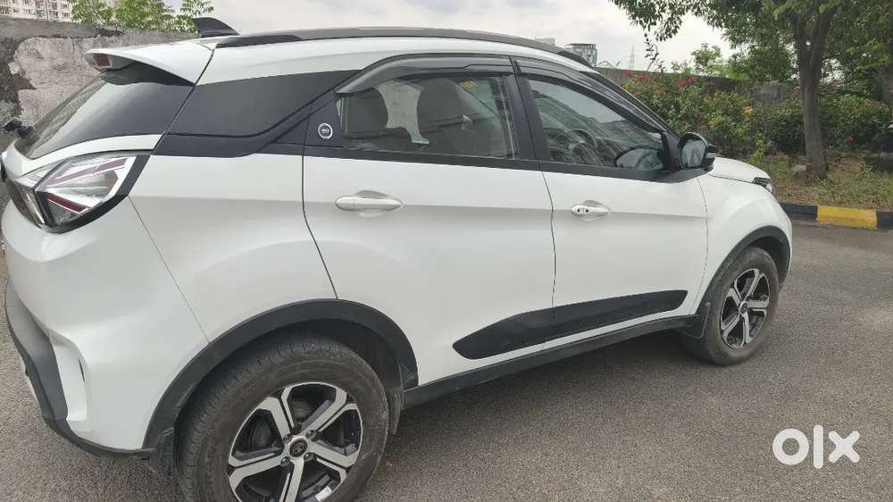Tata Nexon Automatic+sunroof Vehicle Sale Only 22500km Running