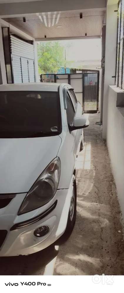 Hyundai I20 2010 Cng & Hybrids 110000 Km Driven Peper Clear 2030