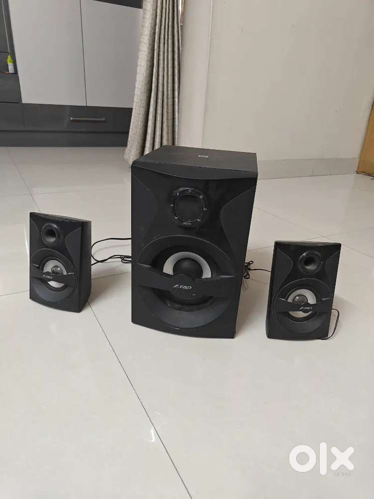 F&D 2.1 speaker with base