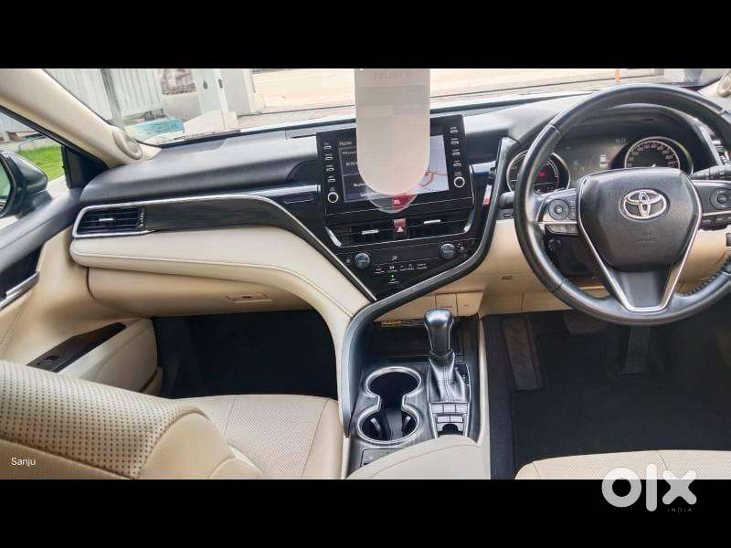 Toyota Camry Hybrid, 2022, Petrol