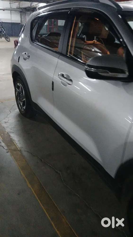 Kia Sonet 2025 Petrol 23500 Km Driven,