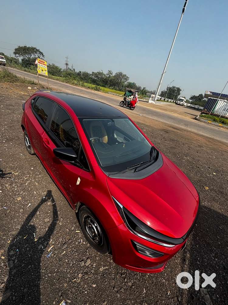 Single Handede Tata Altroz Xe Petrol (2021)  45k Km  Red Color