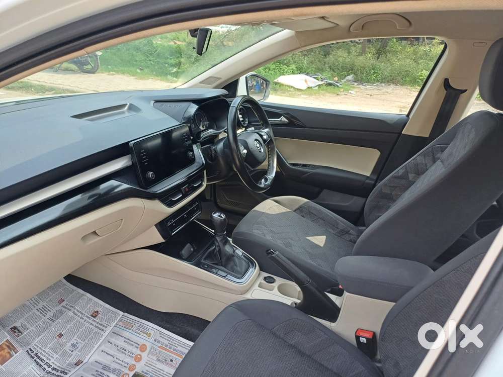Skoda Slavia 1.0 Ambition Tsi, 2022, Petrol