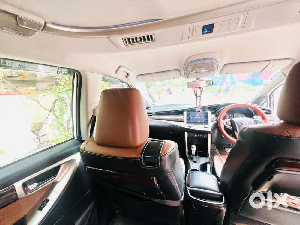 Toyota Innova Crysta 2.8z Automatic, 2016, Diesel