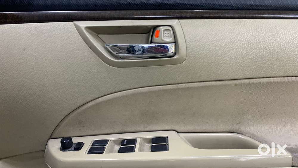 Maruti Suzuki Swift Dzire 1.2 Vxi Bsiv, 2016, Petrol