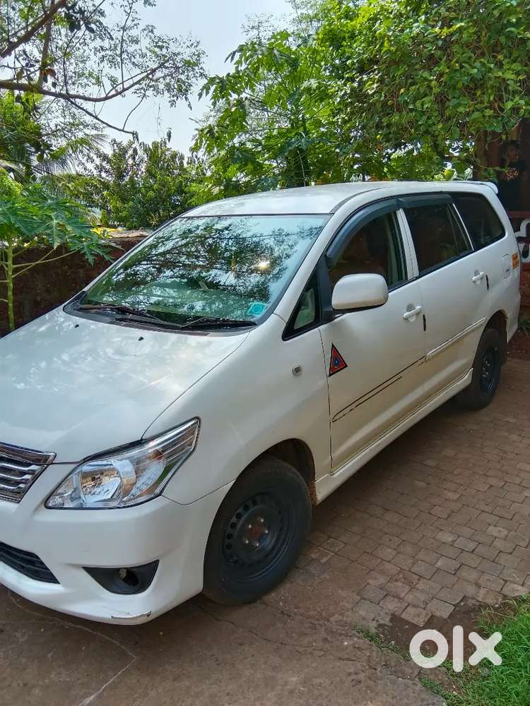 Toyota Innova 2012 Diesel Manual 8 Seater