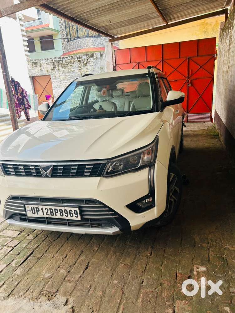 Mahindra Xuv300 2023 Petrol Well Maintained