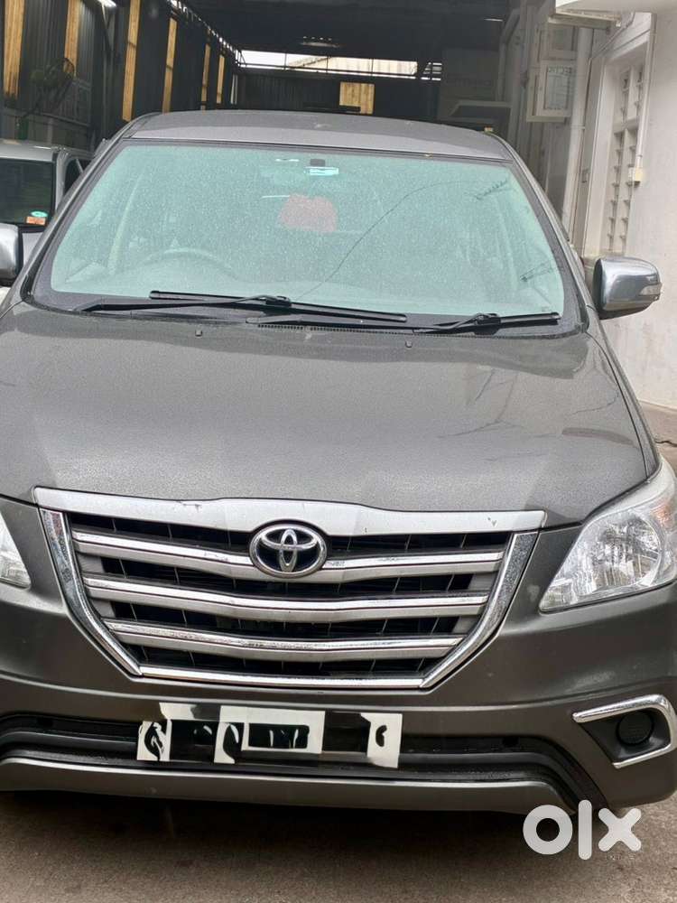 Toyota Innova 2013 Diesel 220000 Km Driven