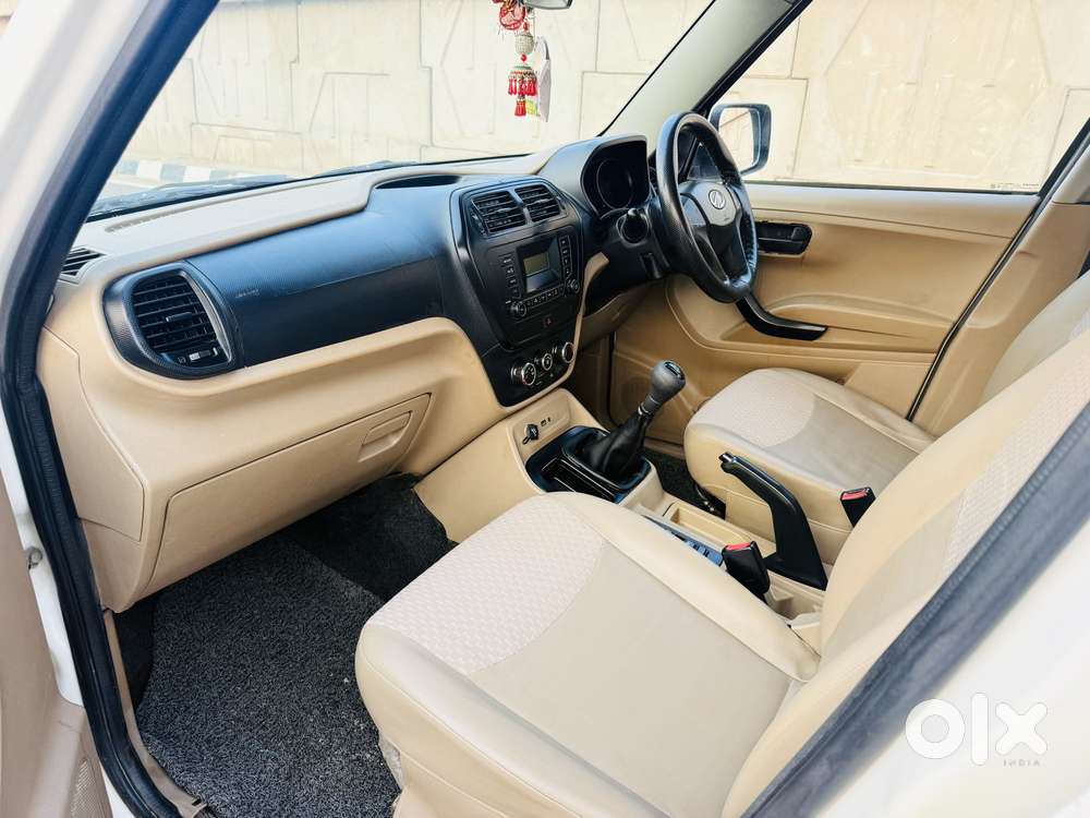 Mahindra Tuv 300 T6 Plus, 2016, Diesel