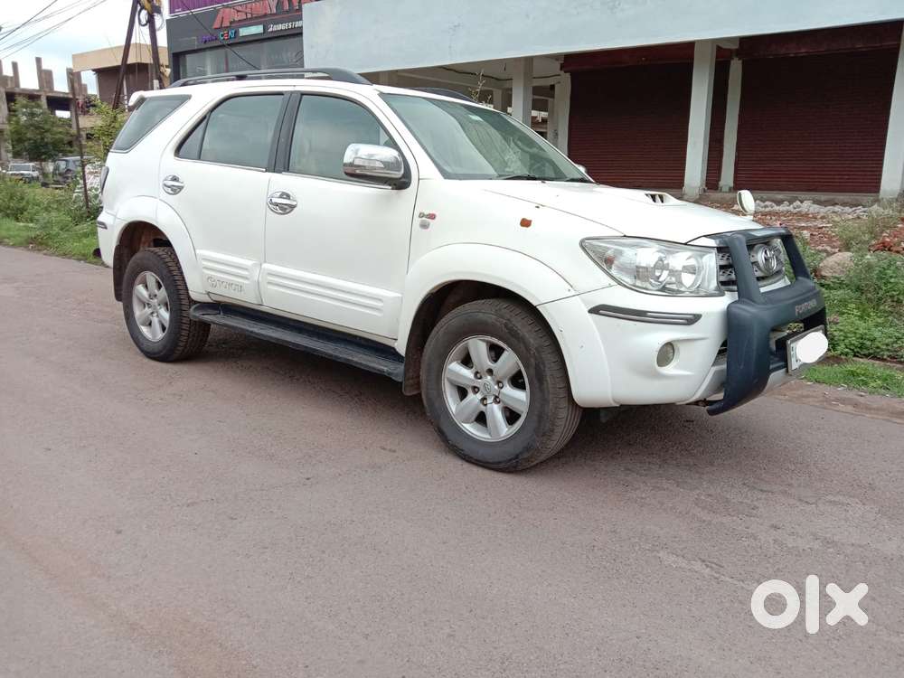 Toyota Fortuner 4x2 Manual, 2011, Diesel