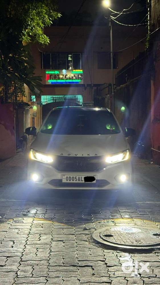 Honda City Vx ( Fully Modified) Pearl White With Dual Tone