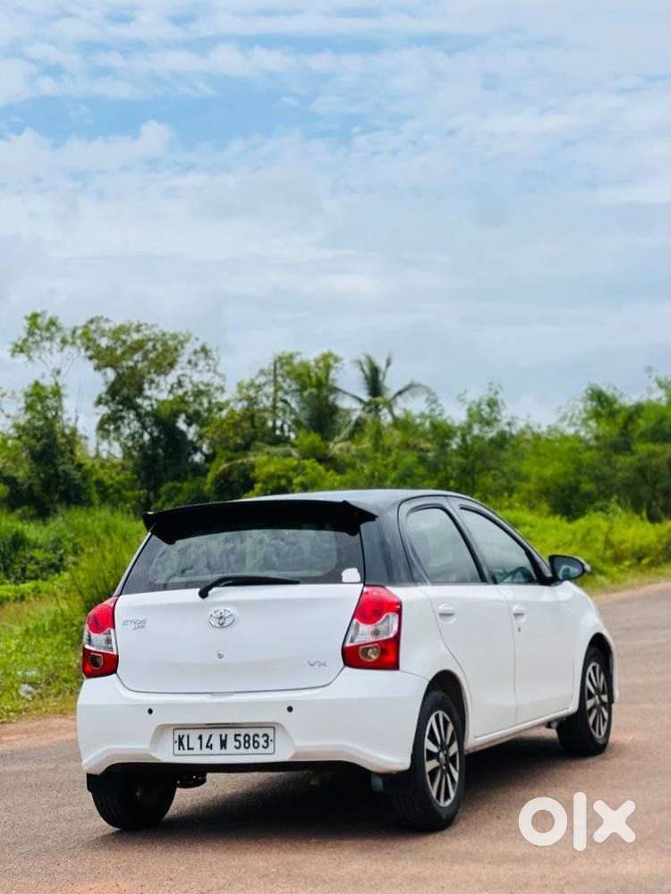Toyota Etios Liva Vx Dual Tone, 2018, Petrol