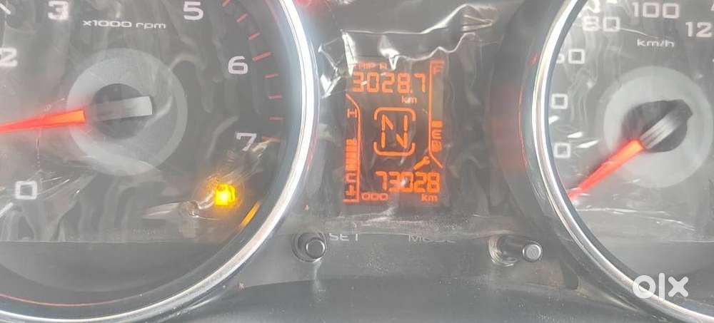 Mahindra Tuv 300 T8, 2016, Diesel