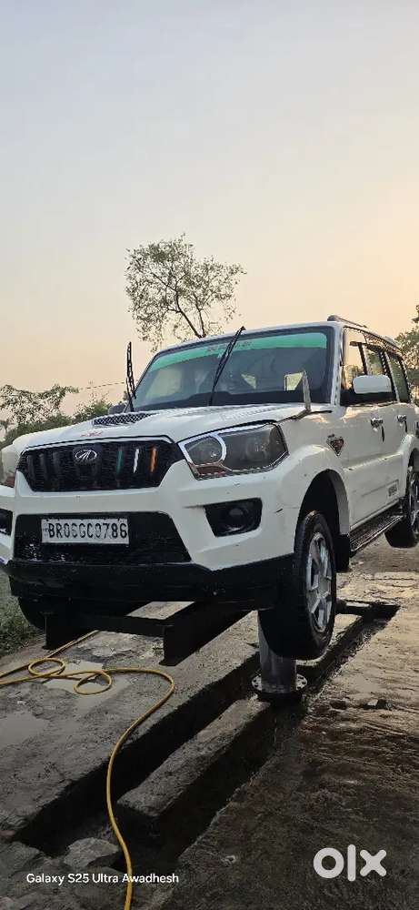 Mahindra Scorpio S6 Plus 2016 Diesel Manual