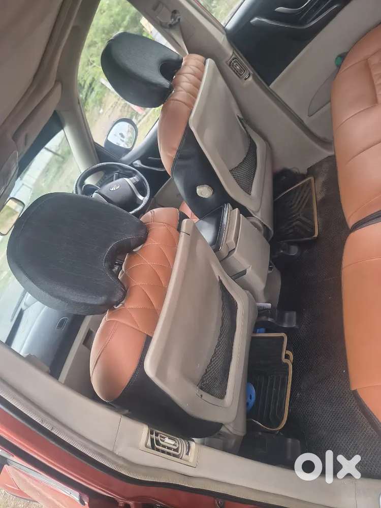 Mahindra Xuv500 W10 2016