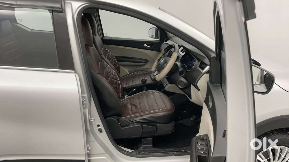 Renault Triber Rxz, 2023, Petrol