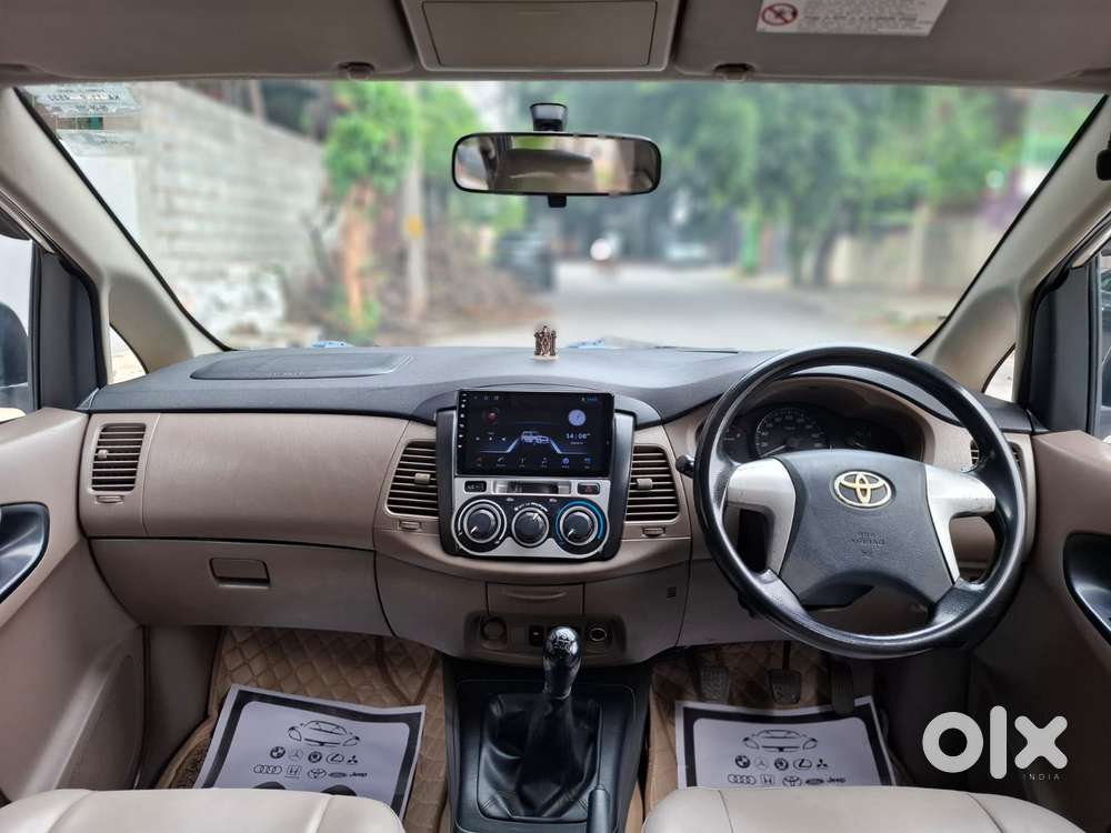 Toyota Innova 2.5 G (diesel) 8 Seater, 2015, Diesel
