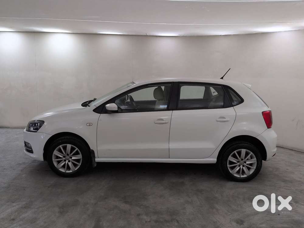 Volkswagen Polo Petrol Highline 1.2l, 2015, Petrol