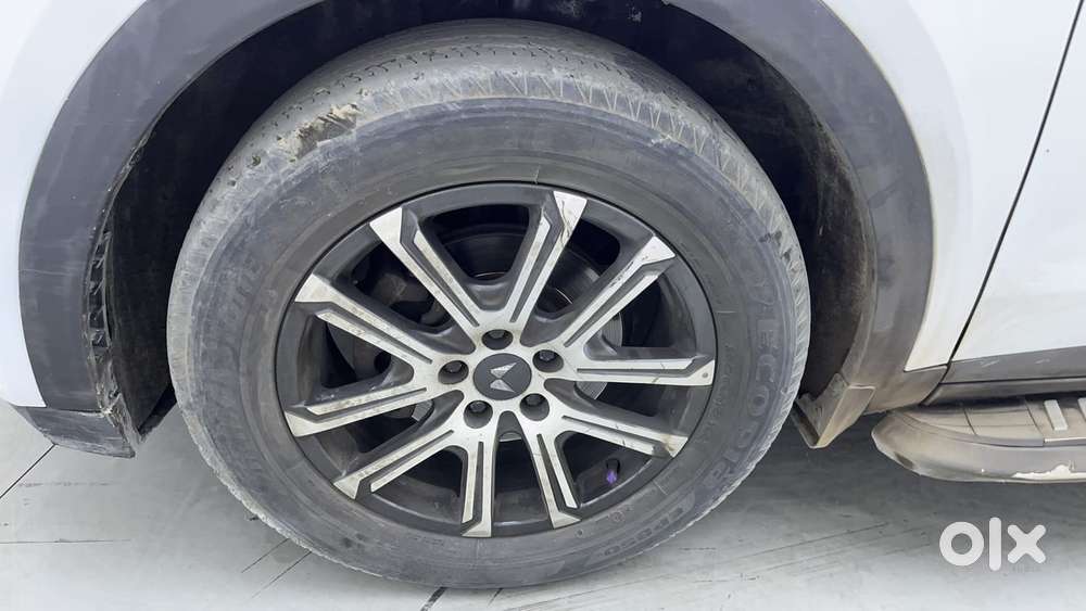 Mahindra Xuv700 2.2 Ax 7 Diesel Mt Luxury Pack Str, 2022, Diesel