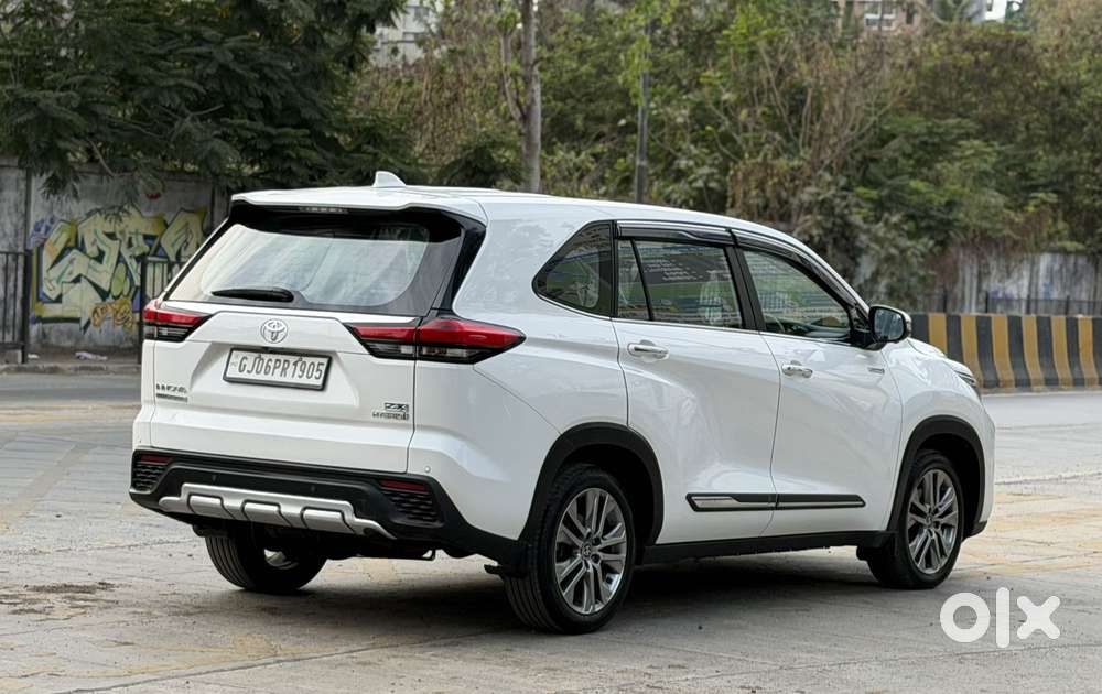 Toyota Innova Hycross 2.0 Zx (o) Hybrid 7 Str, 2023