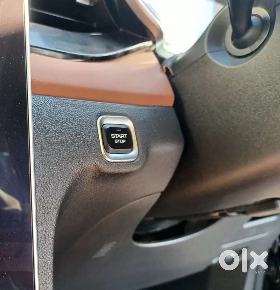 Mg Hector Plus Sharp Pro 1.5 Turbo Petrol Cvt 6 Str, 2023, Petrol