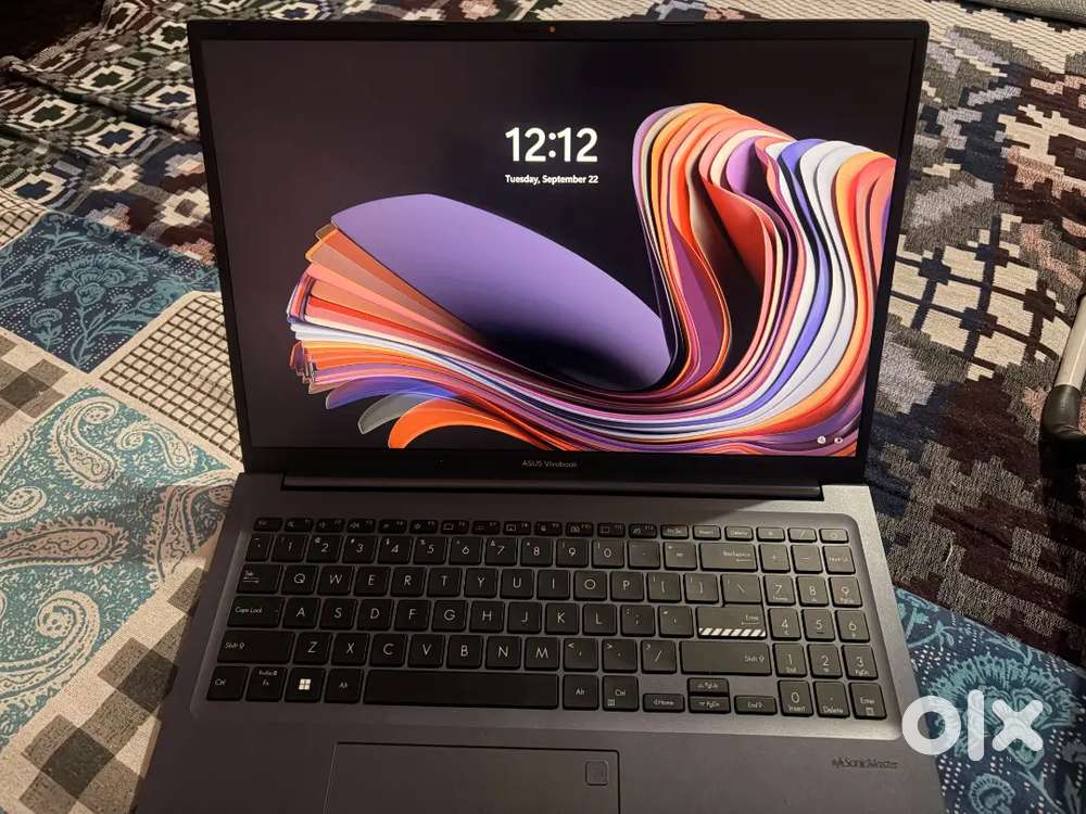 Asus laptop AMD Ryzen 7 with GPU
