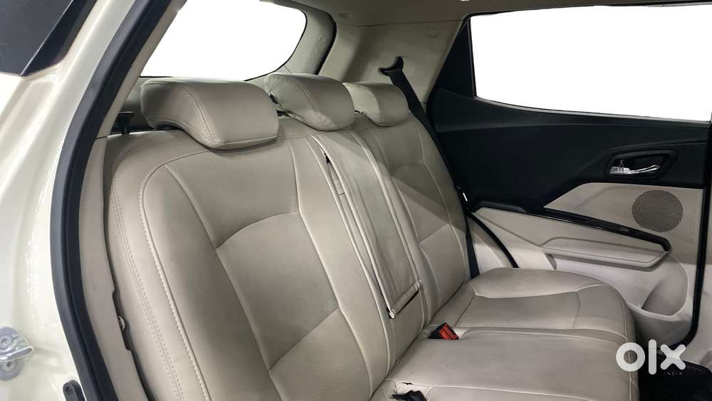 Mahindra Xuv300 W8, 2021, Petrol