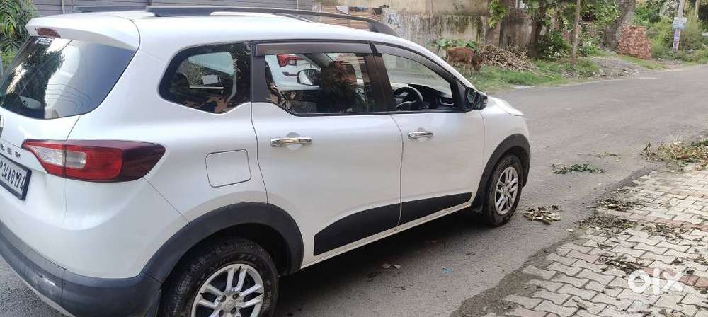 Renault Triber Rxt, 2022, Petrol