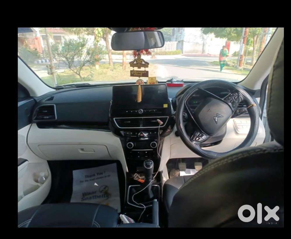 Xuv3xo Ax5 Petrol 1st Owner