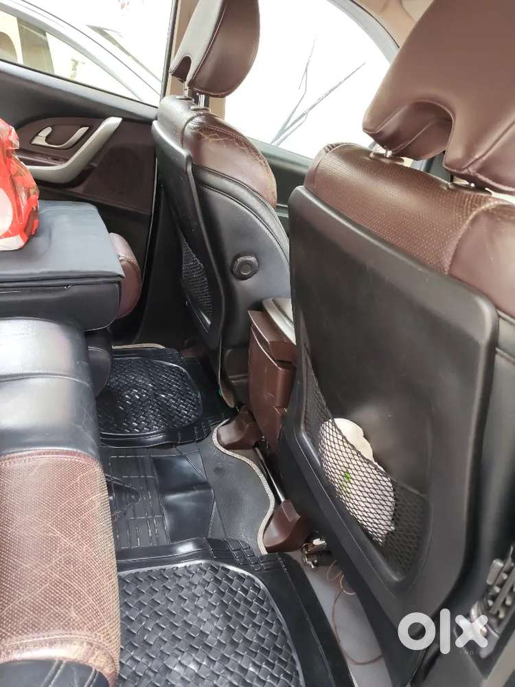 Mahindra Xuv500 2.2 W8 2014