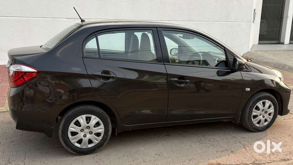Honda Amaze 2nd Gen Elite Edition Mt, 2017, Petrol