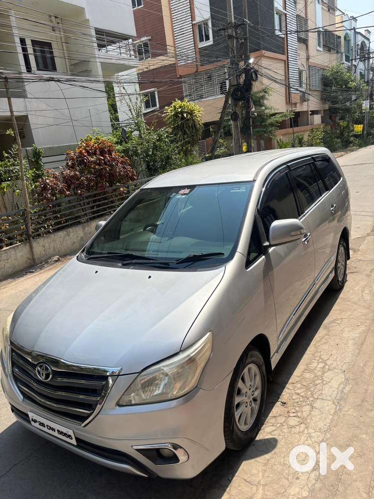 Innova V Diesel 2014 – Family Used Car